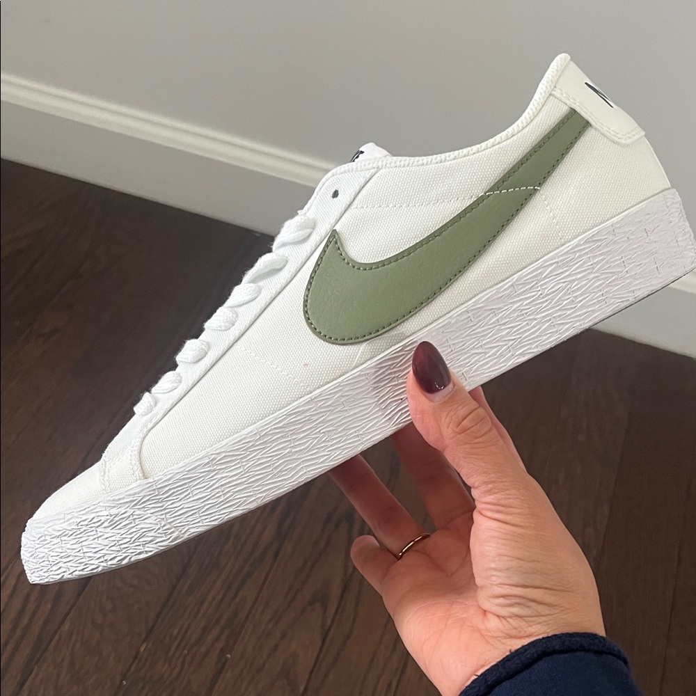 Nike SB Blazer Low Classic CS in White with Green check NEW SZ 10 Mens